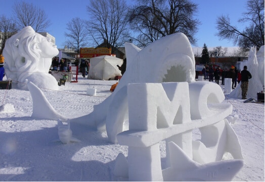 524_360_deep-freeze-2015-snow-sculpting-00_fmt